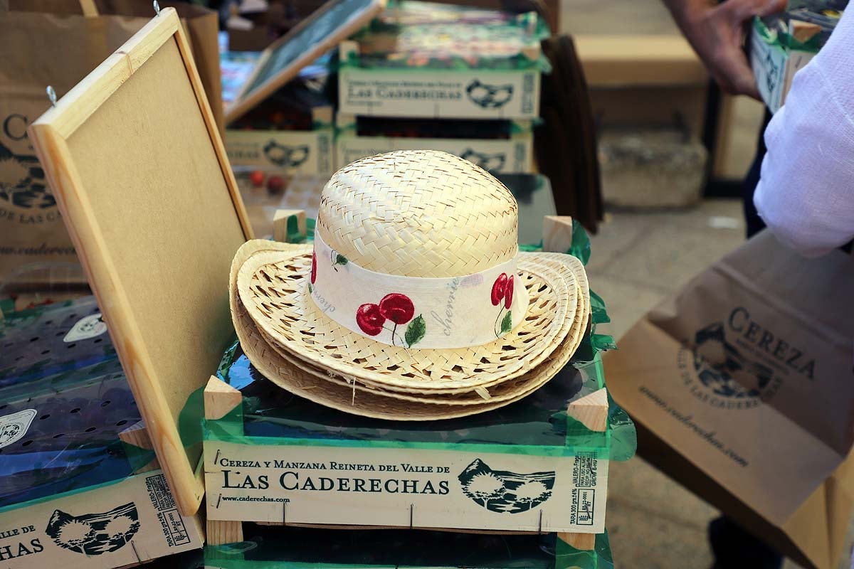 Así ha sido la feria de la cereza del Valle de las Caderechas en Burgos