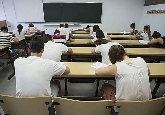 El número de becarios en Castilla y León se incrementa en los últimos cinco cursos un 58,5%