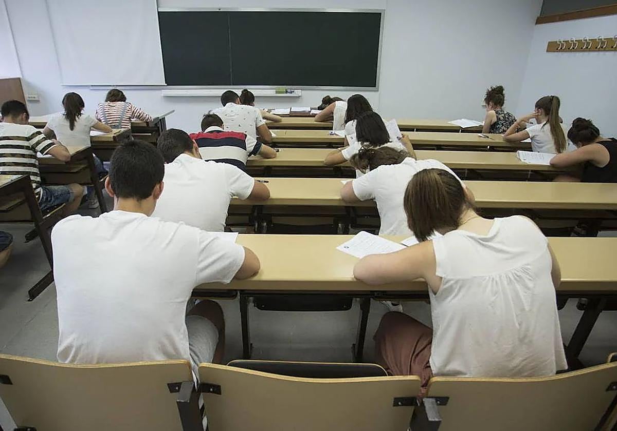 El número de becarios en Castilla y León se incrementa en los últimos cinco cursos un 58,5%