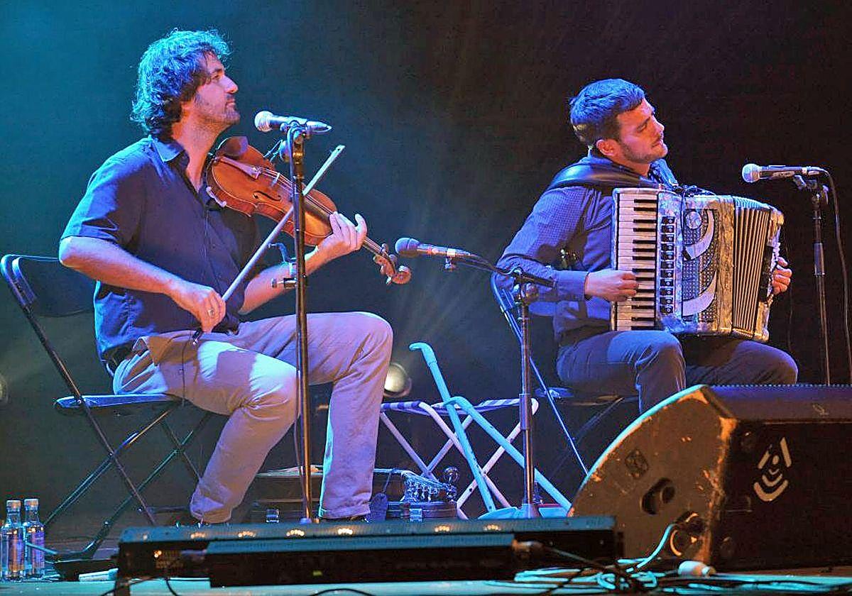 El dúo Fetén Fetén, durante un concierto.