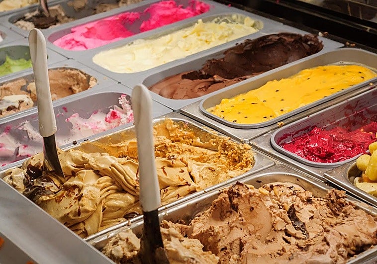 Diferentes sabores de helados artesanos