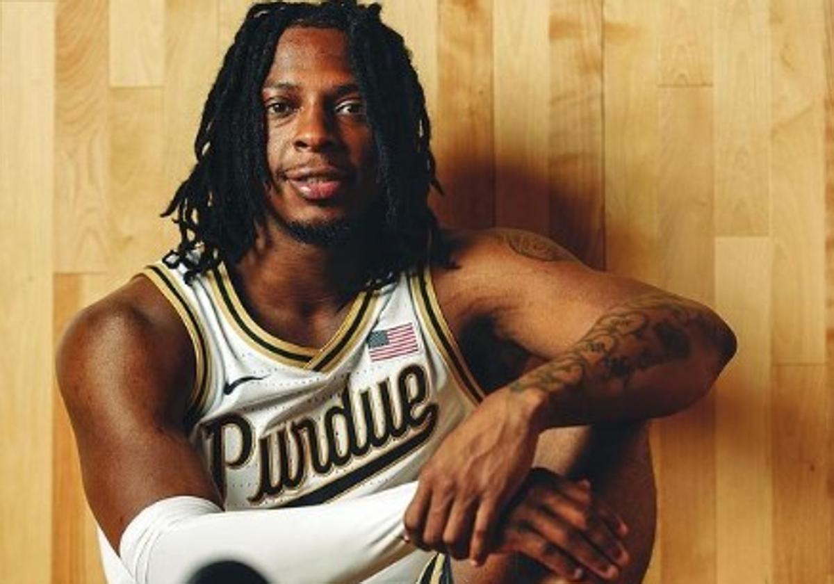 Lance Jones, en su etapa como jugador de los Purdue Boilermakers.