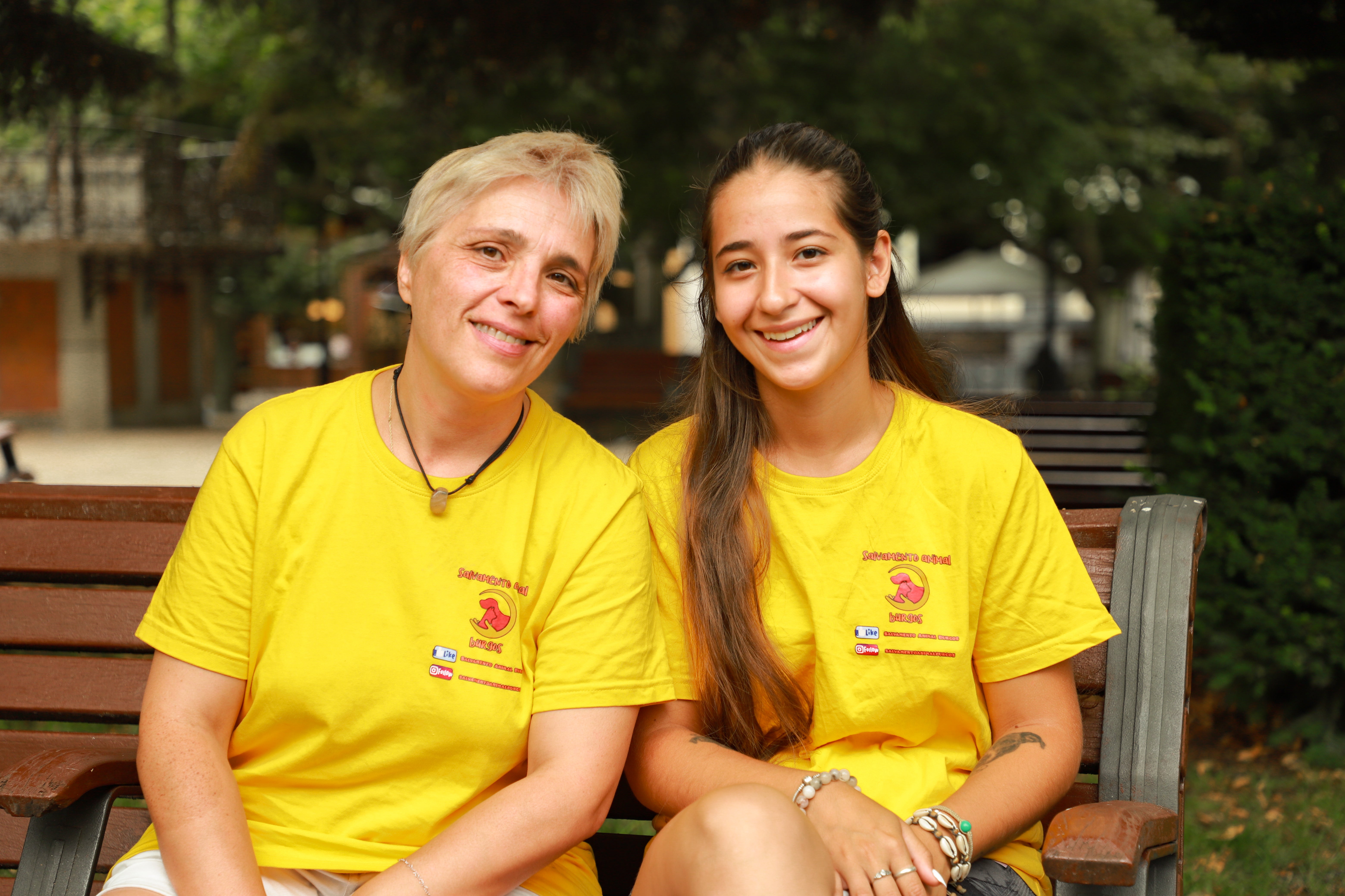 Mónica y Leire, dos de las componentes de Salvamento Animal Burgos.