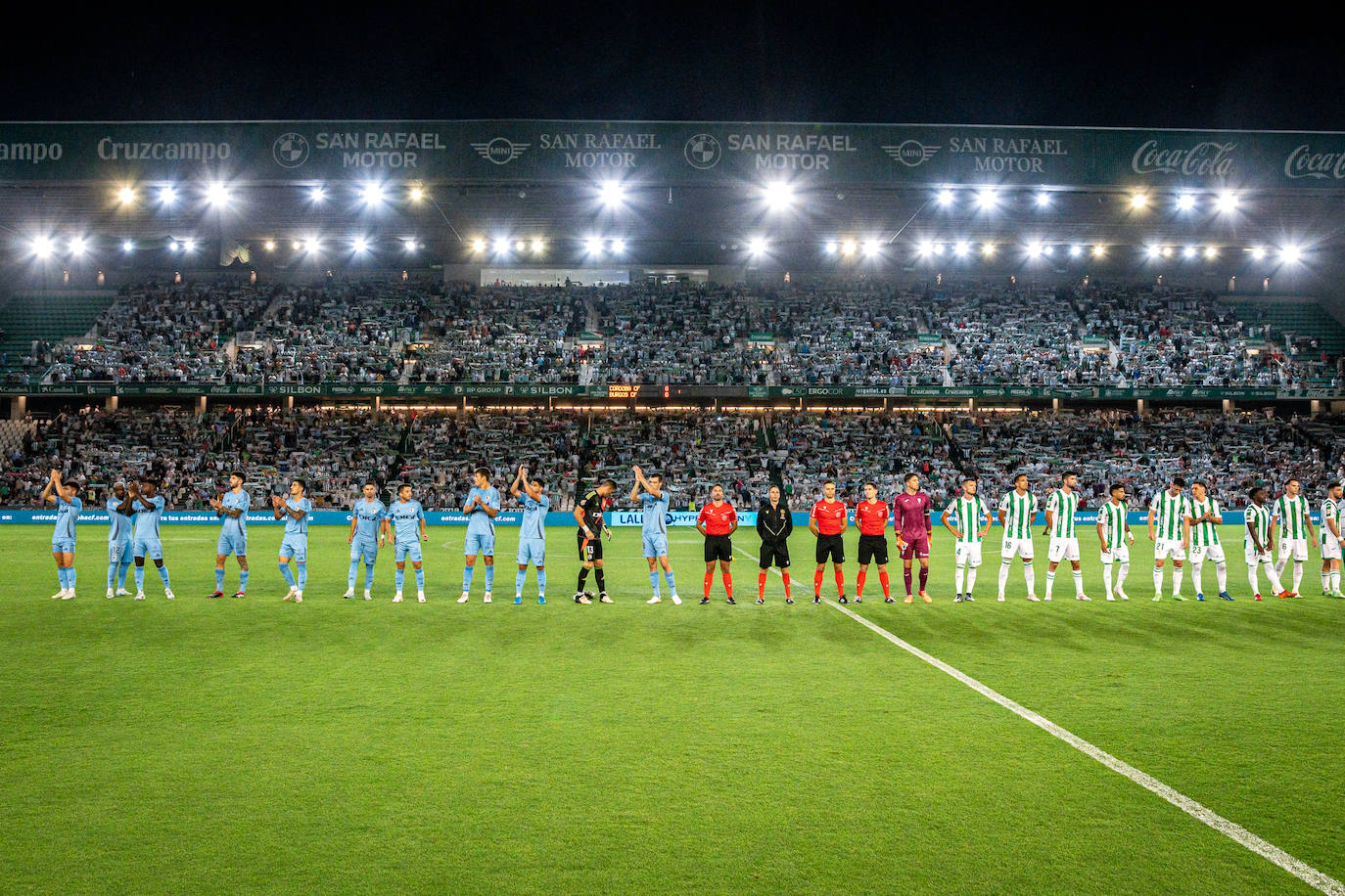 El partido entre el Córdoba CF y el Burgos CF, en imágenes