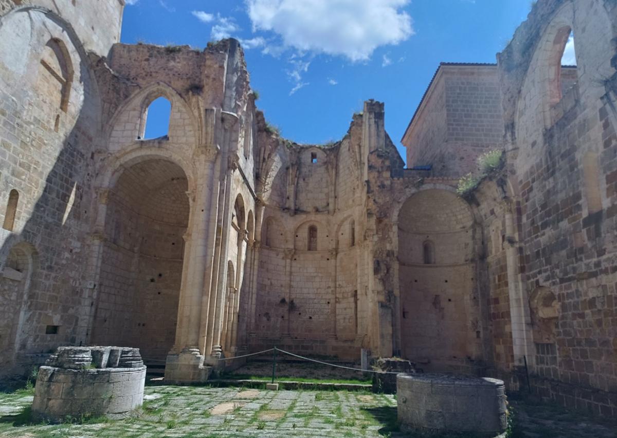 Imagen secundaria 1 - Monasterio de San Pedro de Arlanza y cementerio de Sad Hill, escenarios de rodaje de 'El bueno, el feo y el malo'.