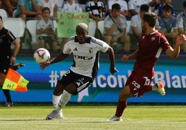 Partido entre el Burgos CF y el Castellón en El Plantío.