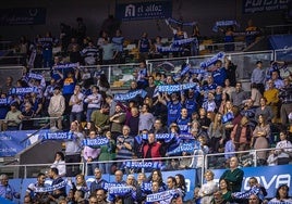 Afición del San Pablo Burgos en el Coliseum.