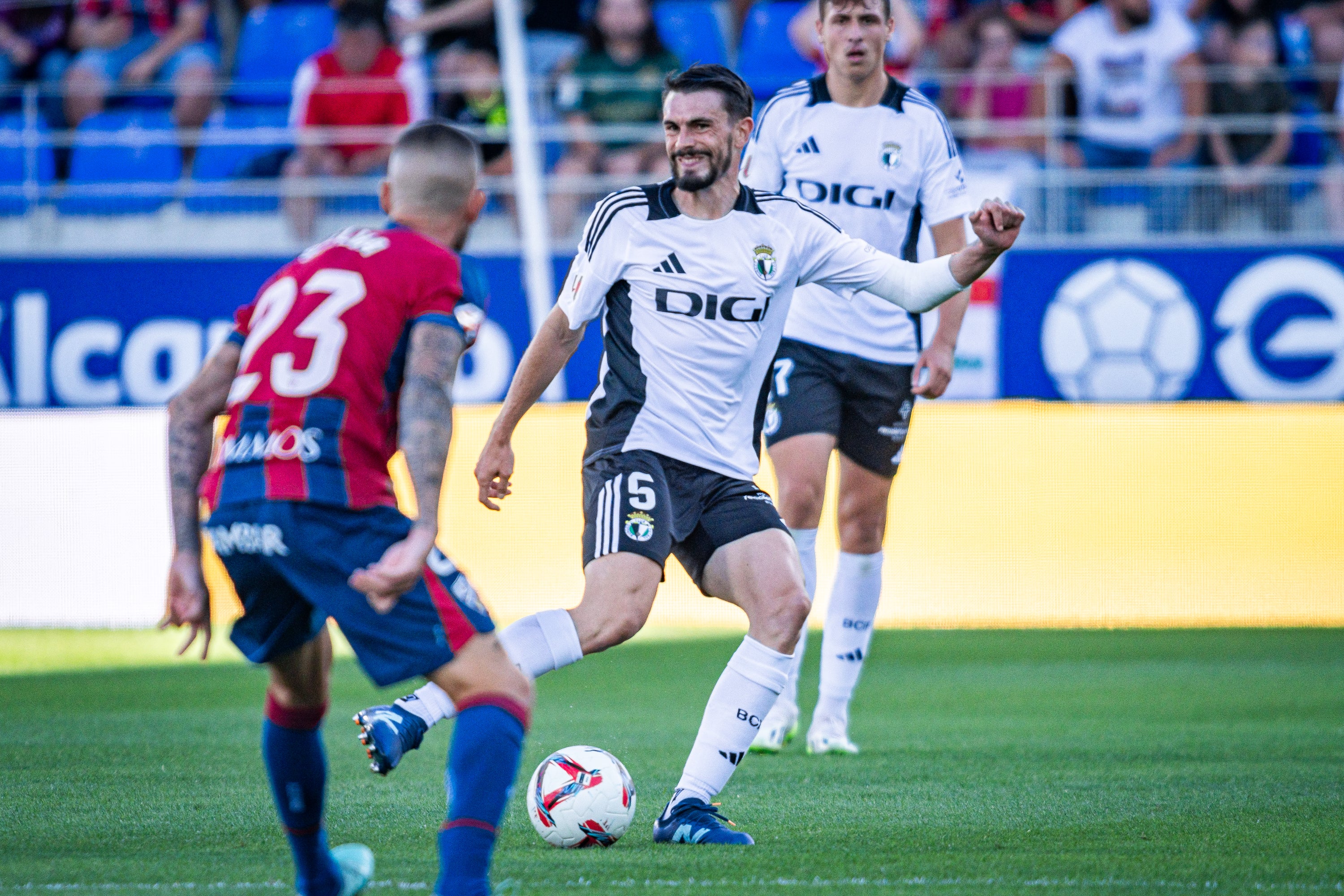 Así ha sido, en imágenes, la victoria del Burgos CF en Huesca