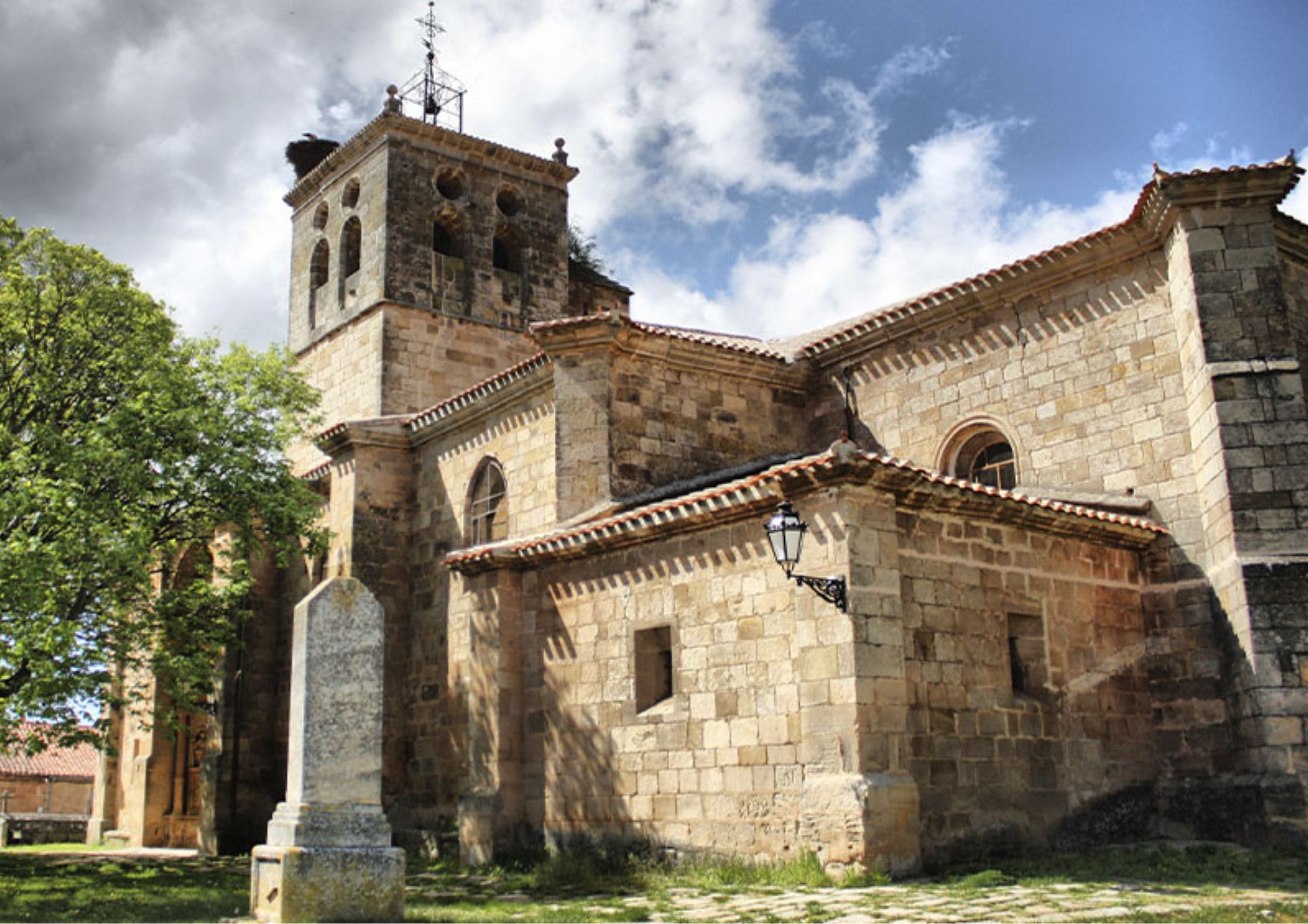 Iglesia de Santa María de Salas de los Infantes donde intentaron entrar los ladrones.