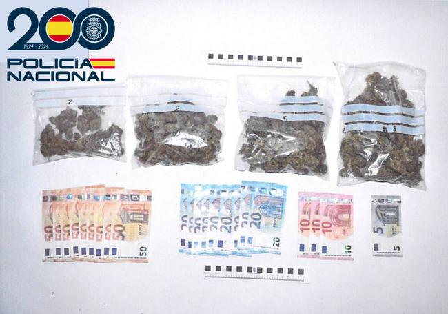 Marihuana y dinero hallado en una furgoneta en Santa Catalina.