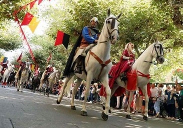 Burgos organiza una exposición sobre los caballeros del Cid y premia a la asociación Metal Castellae