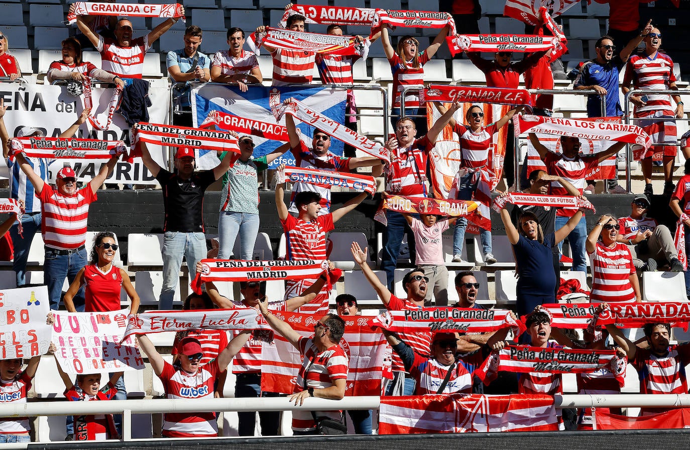 El Burgos CF - Granada CF, en imágenes