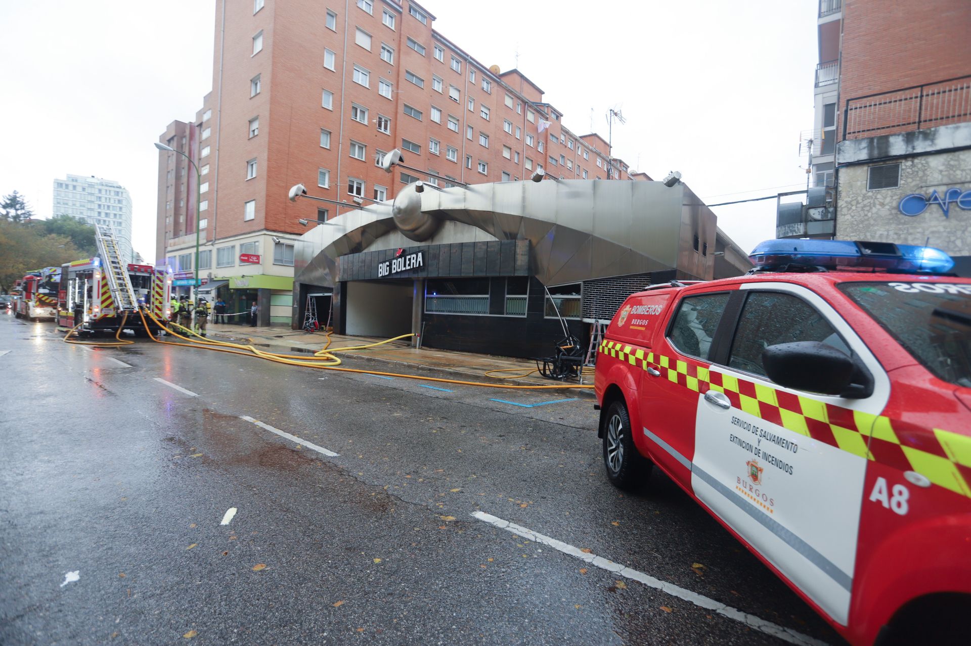 Aparatoso incendio en la Big Bolera