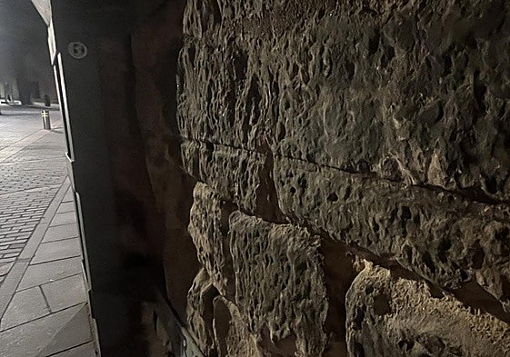 Lugar del Arco de San Martín con la medida de la Vara.