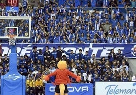 Aficionados del San Pablo Burgos en el Coliseum.