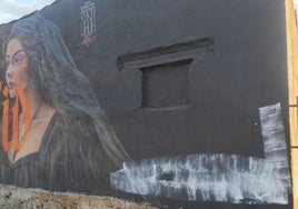 Mural vandalizado en el barrio de Cortes, Burgos.