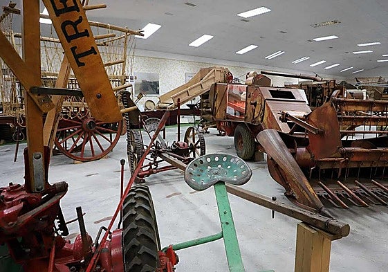 Piezas expuestas en el museo El hombre y la recolección en Modúbar.