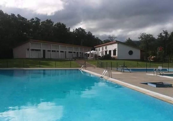 Vista de las piscinas municipales de Espinosa de los Monteros, en Burgos.