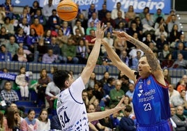 El Silbö San Pablo Burgos firma su quinta victoria consecutiva.