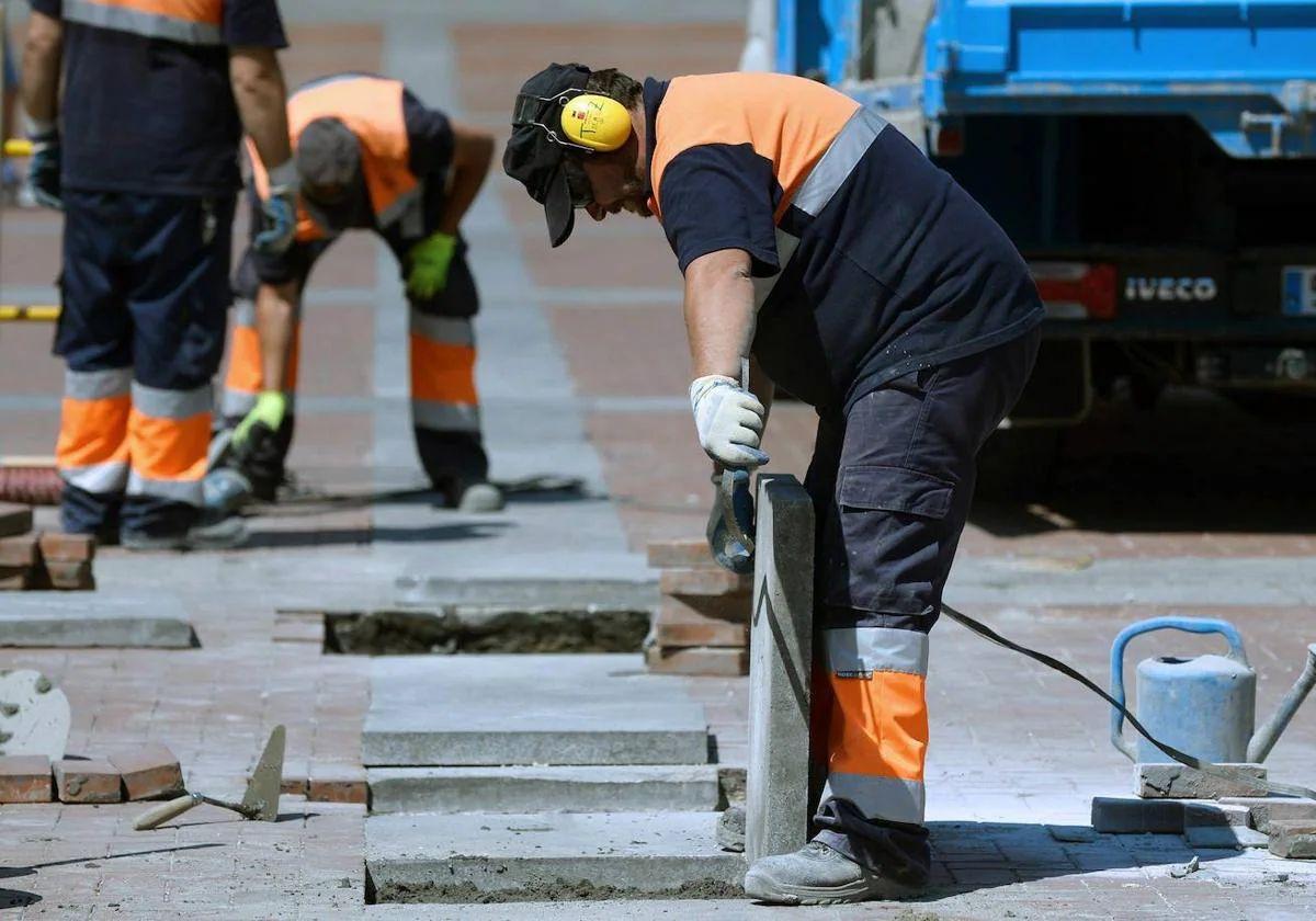 El empleo fijo discontinuo se educe en Castilla y León.