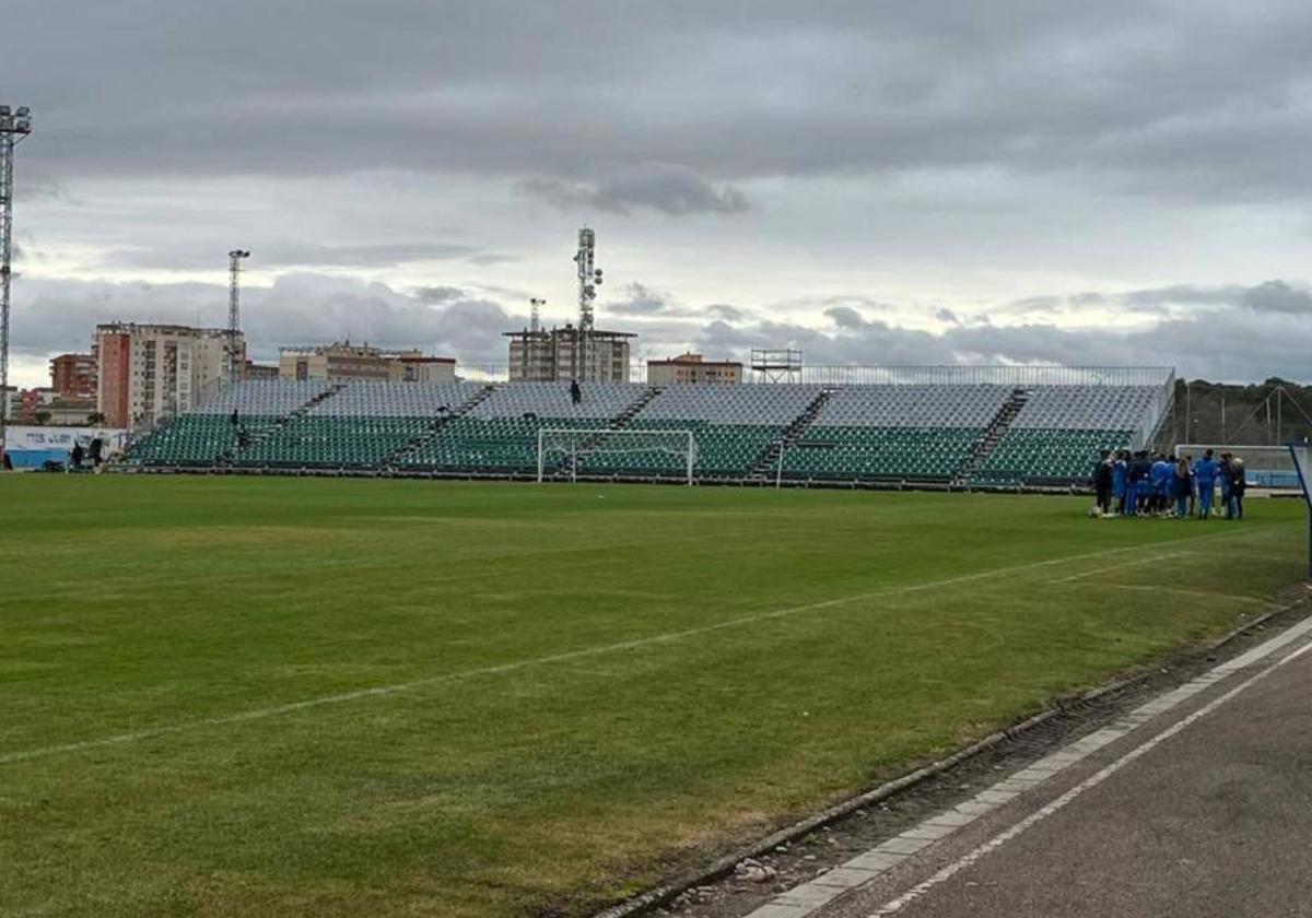 Estadio municipal días antes de que se disputara el partido contra el Real Madrid en Aranda.