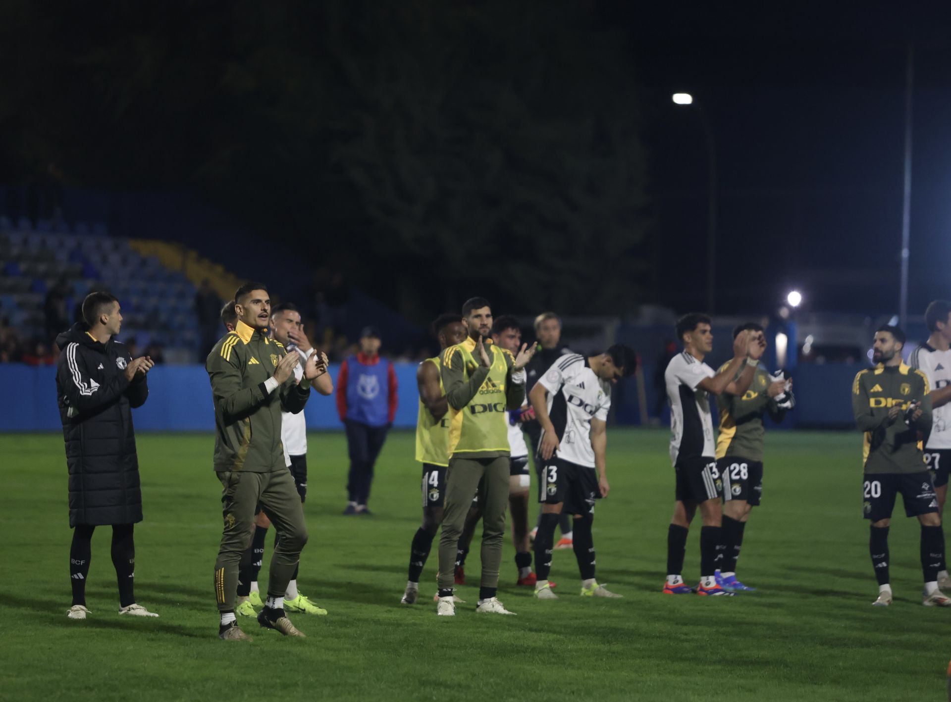 El partido entre el CD Móstoles y el Burgos CF, en imágenes