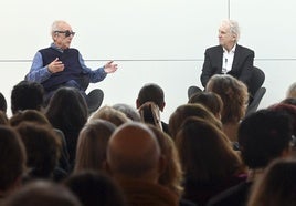 Juan José Millás (izda.) y Juan Luis Arsuaga, durante la presentación del libro.