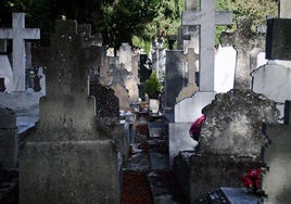 Los miembros amputados, antiguamente, se enterraban en los surcos entre patios cuando no estaban urbanizados.