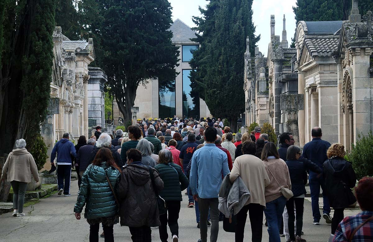 Burgos recuerda con flores a los que ya no están