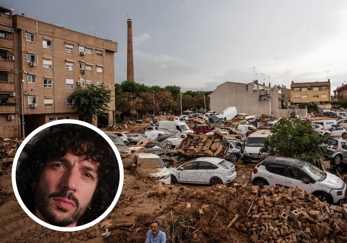 Coches amontonados tras el paso de la DANA en la localidad de Paiporta. En el círculo, Rafa Tuñón.