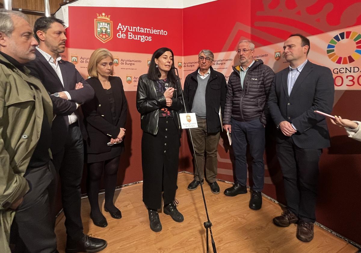 Representantes de las entidades sociales tras la reunión fallida con PP y Vox en el Ayuntamiento.