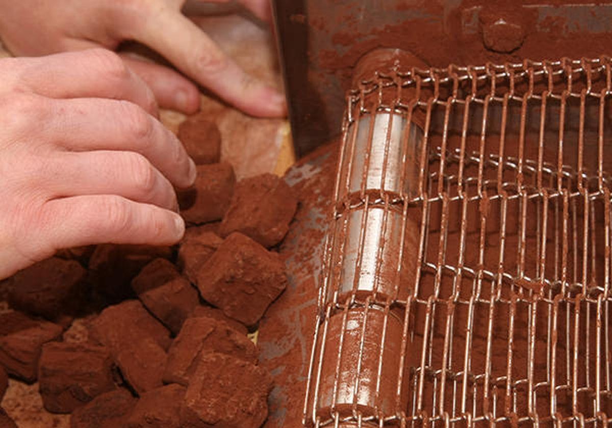 Las exmonjas de Belorado lanzan un chocolate especial 'RqueR' como símbolo de la resistencia