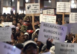 Concentración en Burgos para pedir que no se retiraran las ayudas a estas entidades.