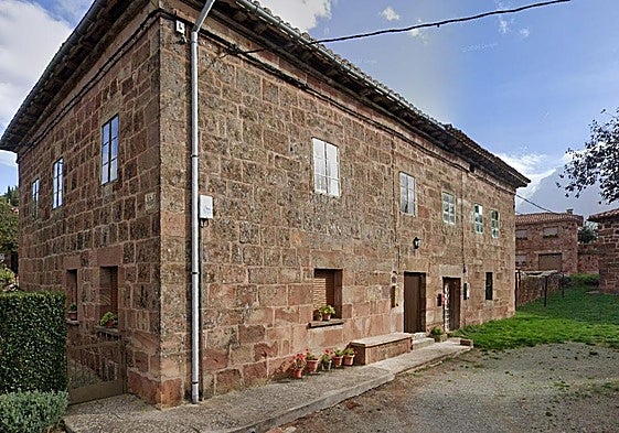 Casa del Maestro de Santa Cruz de Juarros, en Burgos.