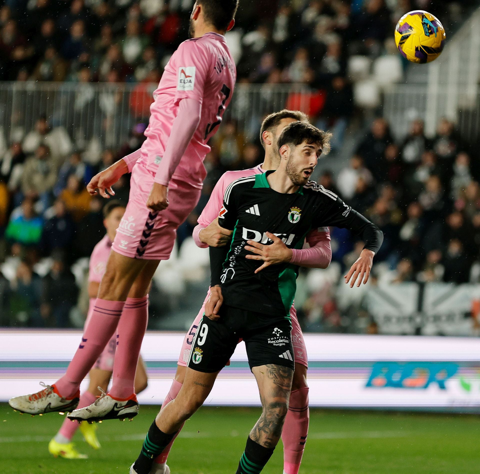 David López da tres puntos de oro al Burgos en el descuento