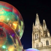 La Catedral de Burgos se viste de Navidad con 12 burbujas gigantes