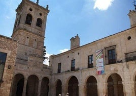 Claustro de Hospital del Rey, sede de la UBU.