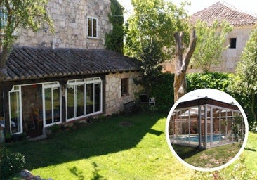 La propiedad señorial con edificio histórico, jardín y piscina que se vende en un pueblo de Burgos