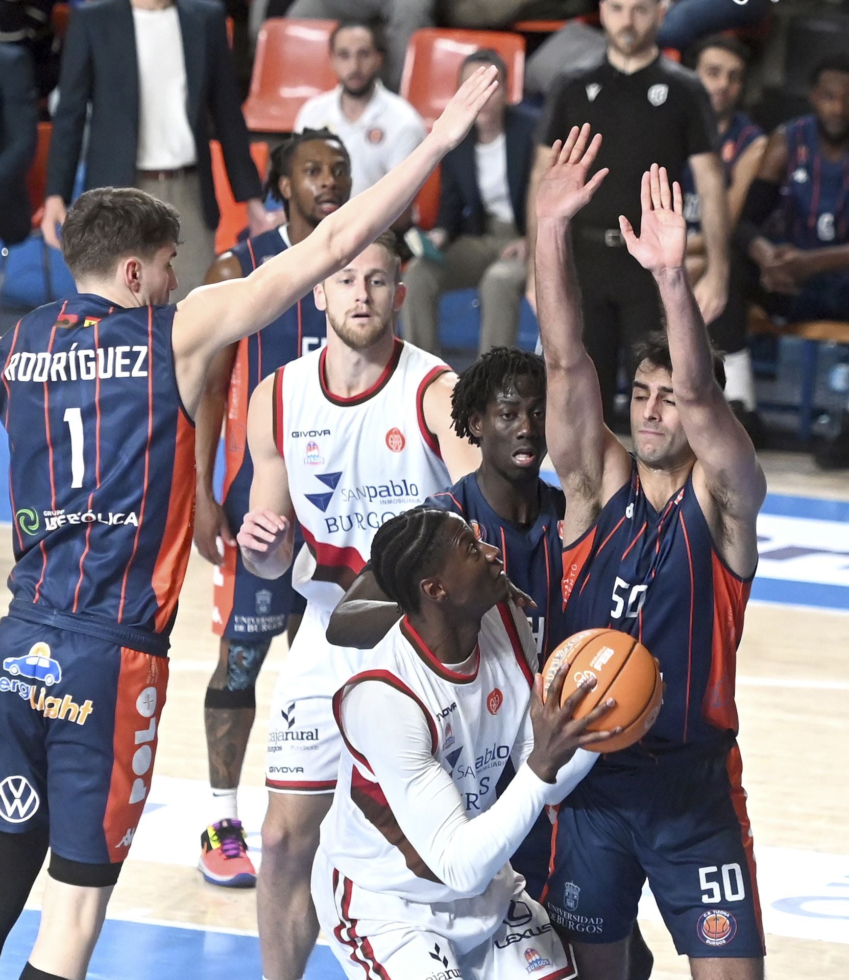 El derbi burgalés de baloncesto, en imágenes