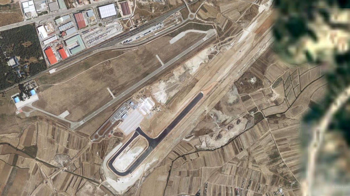 Imagen antes - El aeropuerto es una realidad desde hace años, aunque su actividad es menor