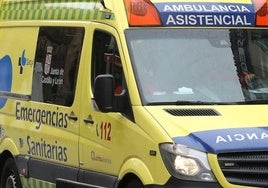 Foto de archivo de una ambulancia.