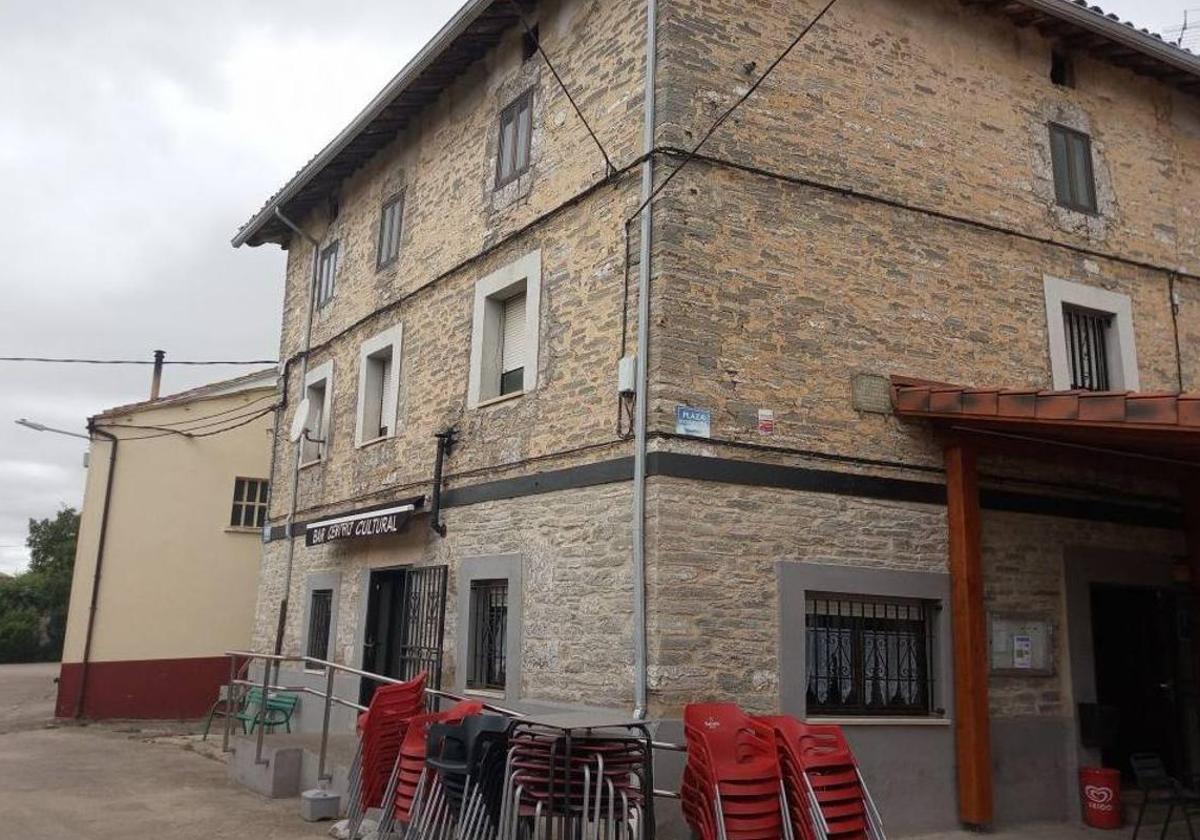 Local hostelero de Santa María Ribarredonda, en Burgos.