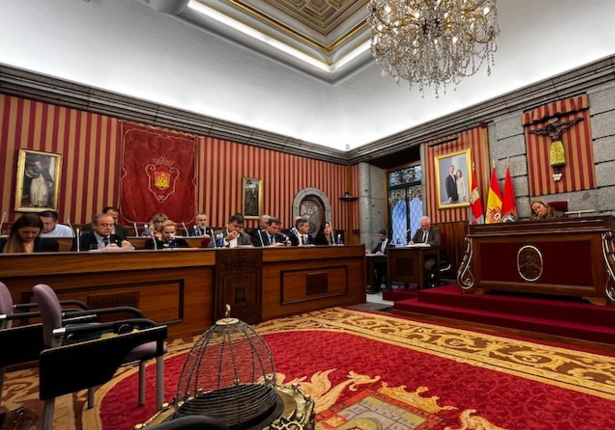 Equipo de Ayala en minoría en el Pleno del 20 de diciembre.