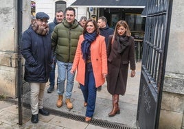 Esther Peña, junto a la Agrupación Municial del PSOE en Burgos