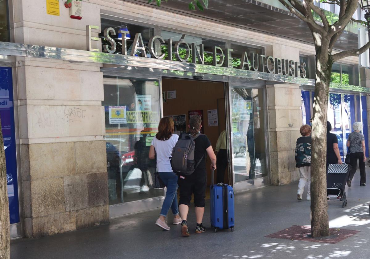 Entrada de la estación de autobuses de Burgos.