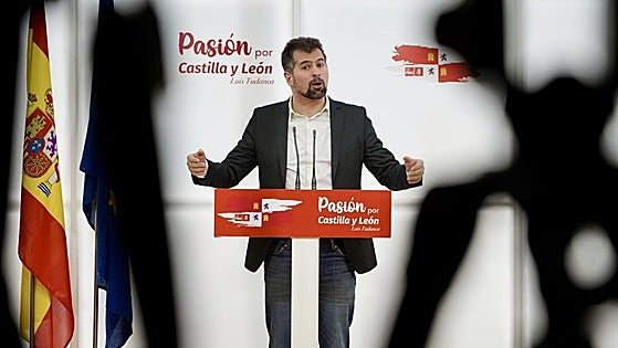 Tudanca confirma su adiós y da su «apoyo» a Carlos Martínez