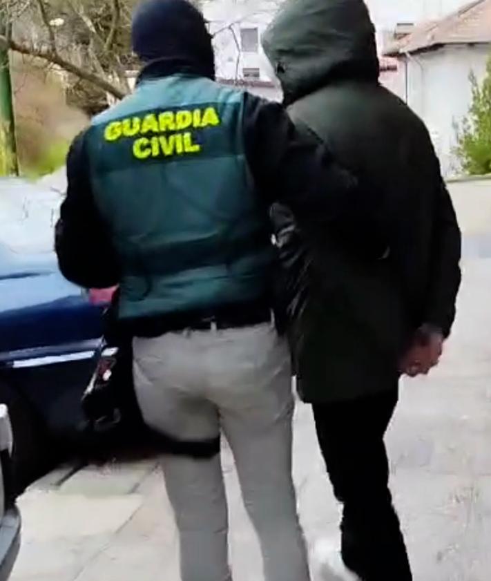 Imagen secundaria 2 - Desmantelan dos puntos de venta de droga en Burgos