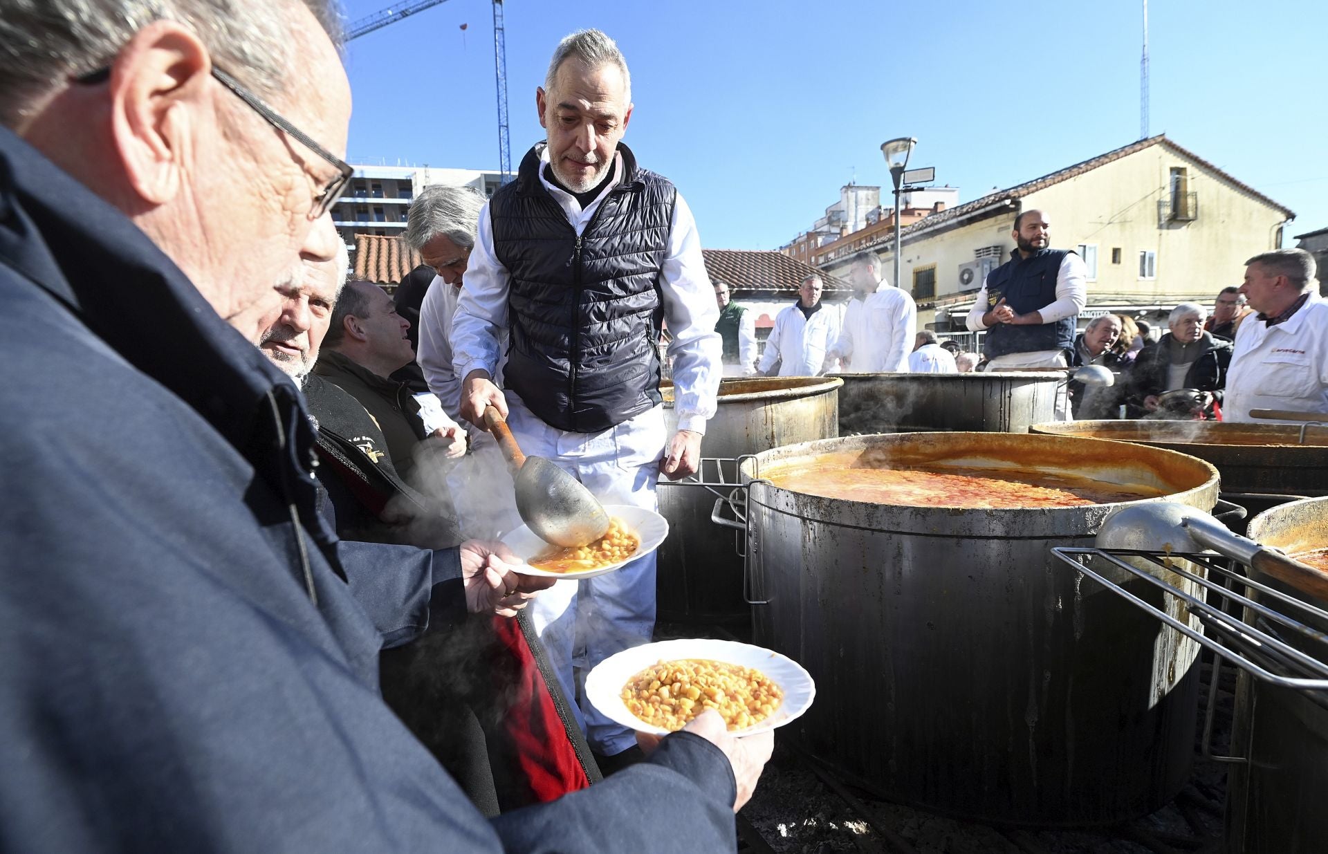 Así ha sido, en imágenes, el tradicional reparto de &#039;Los Titos&#039;