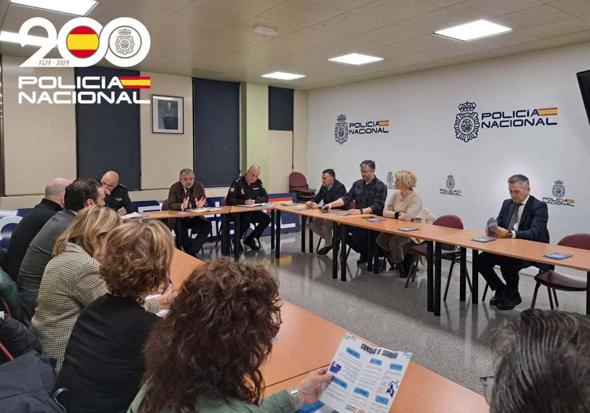 Reunión de la comisión del Plan Comercio Seguro de la Policía Nacional.