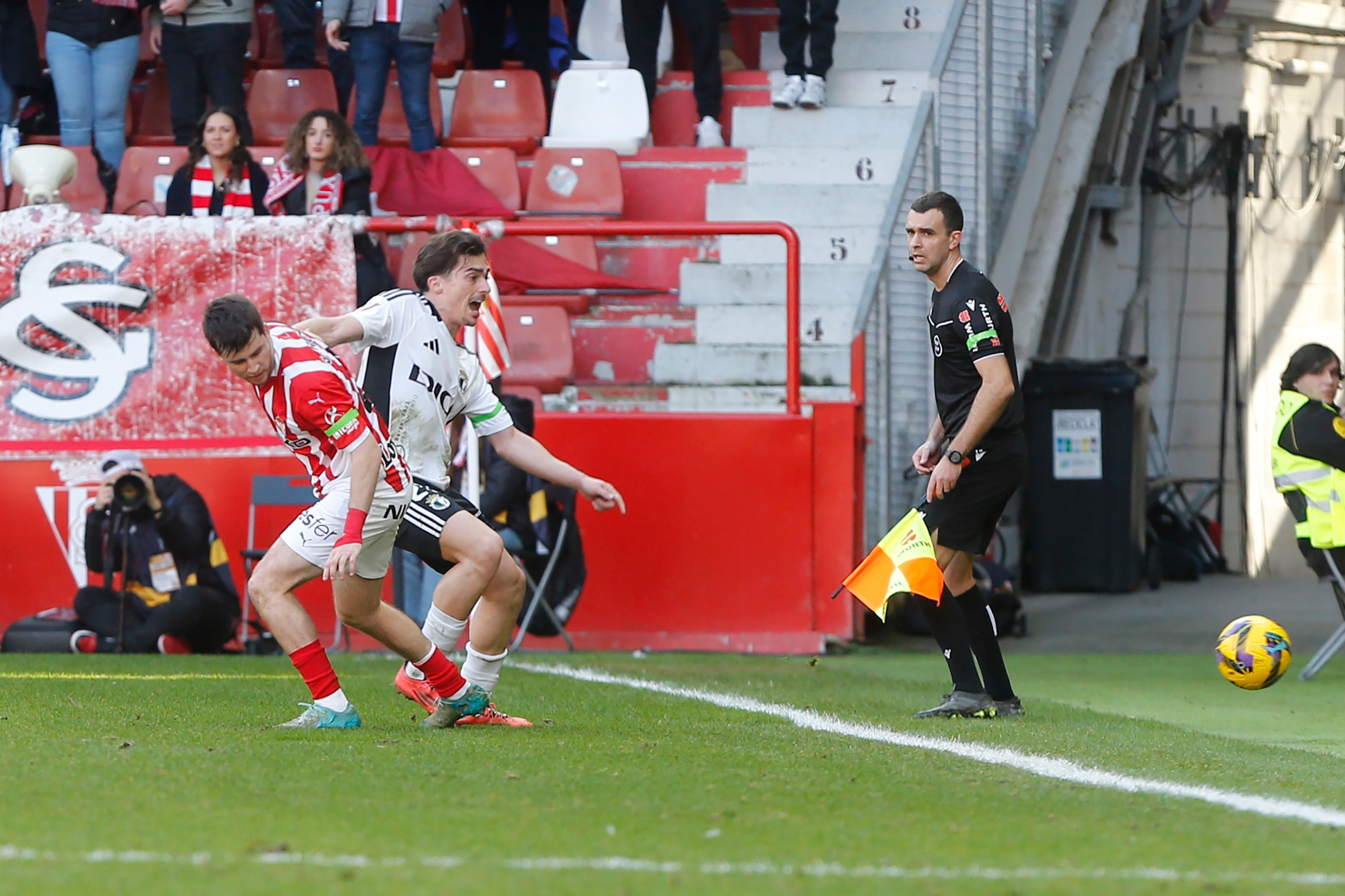 Así ha sido, en imágenes, la derrota del Burgos CF en Gijón